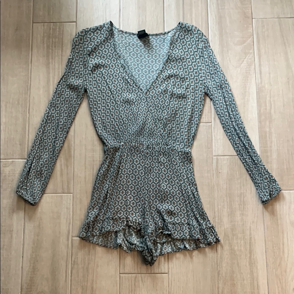 Wet Seal Patterned Long Sleeve Romper - Women’s Small